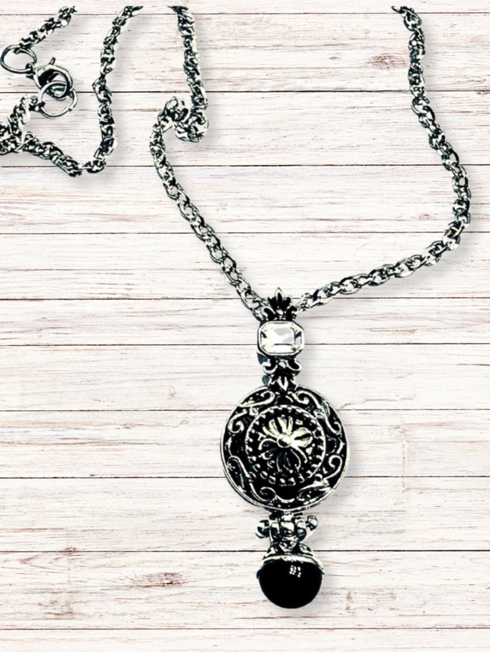 SILVER PENDANT NECKLACE Beautiful Detailed Silver and Black Pendant Necklace